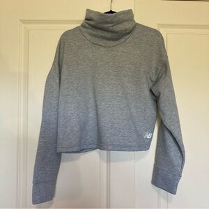 Women’s New Balance Cowl Neck Sweatshirt, gray size XL cropped or short Fall